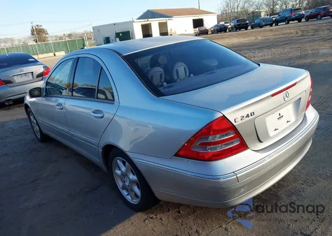 2003 Mercedes-Benz C 240 z USA, uszkodzony, nr VIN WDBRF61J33A523753